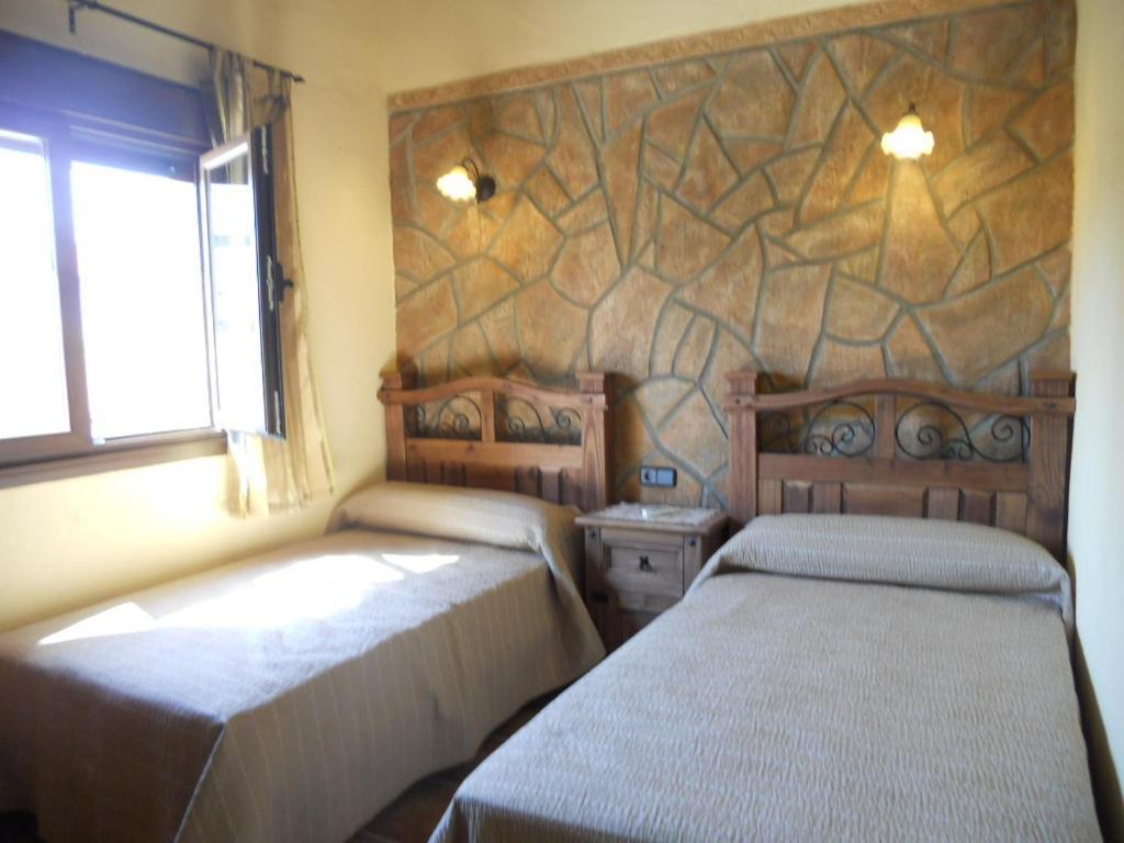 Gasthaus La Cueva Del Lince Zarza De Granadilla Zimmer foto